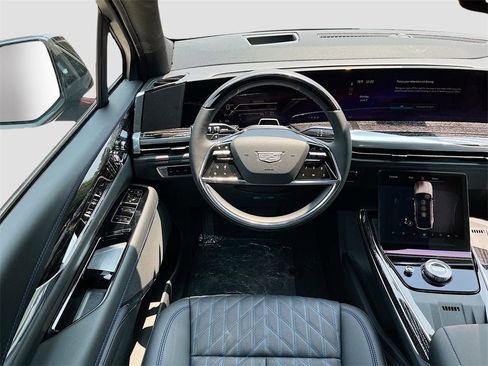 New 2025 Cadillac Escalade IQ Luxury 1 w/ Smart Trailering package image 24