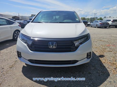 Certified 2024 Honda Odyssey Sport image 3