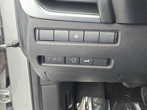 Certified 2024 Nissan Rogue SV AWD/4WD image 26