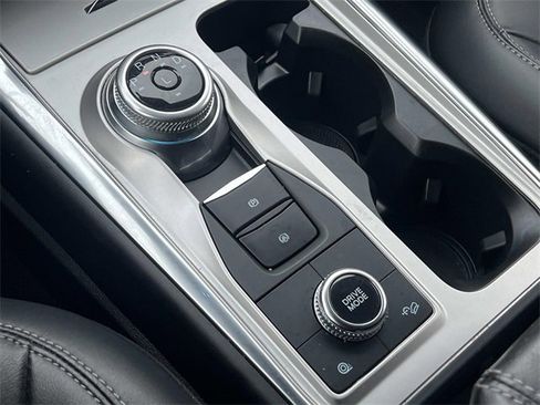 Certified 2022 Ford Explorer XLT w/ Equipment Group 202A image 26