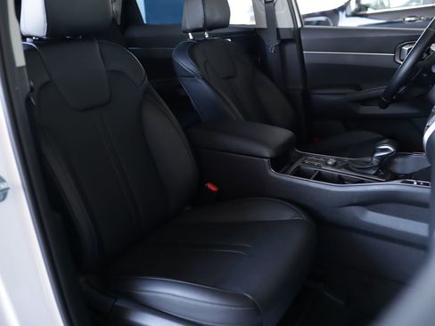 Used 2022 Kia Sorento S image 31