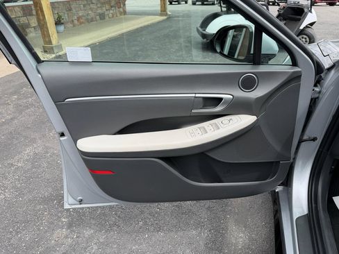 Used 2025 Hyundai Sonata SEL FWD image 11
