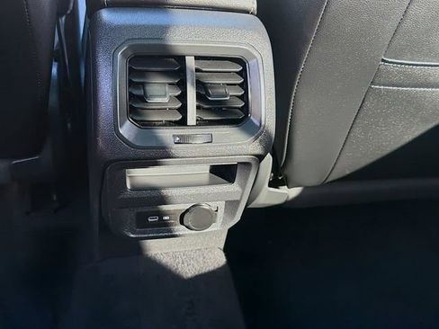 Used 2022 Volkswagen Tiguan SE R-Line FWD image 22