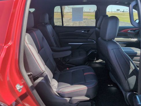 Used 2025 Chevrolet Traverse RS w/ LPO, Floor Liner Package image 28