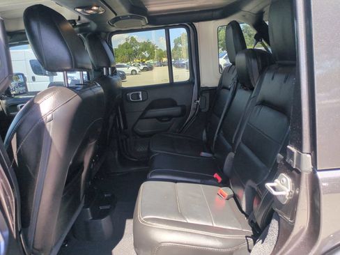 Used 2020 Jeep Wrangler Unlimited Sahara AWD/4WD image 15