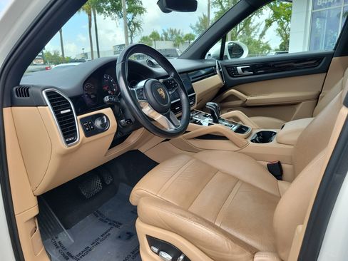 Used 2020 Porsche Cayenne AWD/4WD image 9
