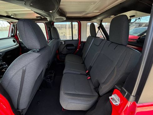 Used 2025 Jeep Wrangler Unlimited Sport AWD/4WD image 24
