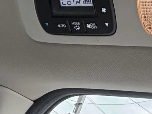 Used 2015 Honda Odyssey Touring image 12