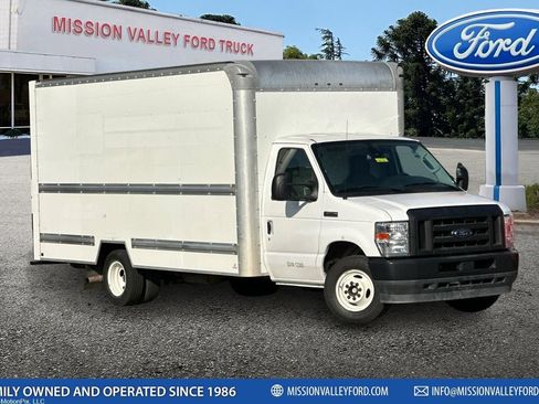 Used 2022 Ford E-350 and Econoline 350 Super Duty RWD image 1
