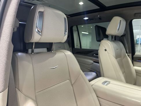 Used 2021 Cadillac Escalade ESV Premium Luxury Platinum image 44