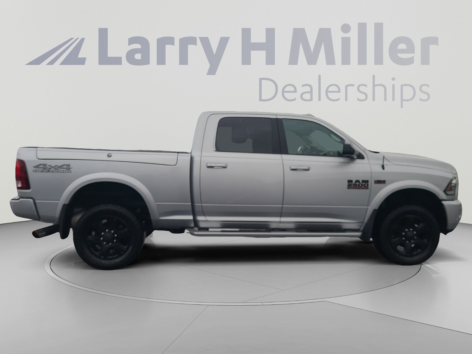 Used 2018 RAM 2500 Laramie w/ Sport Appearance Group AWD/4WD image 6