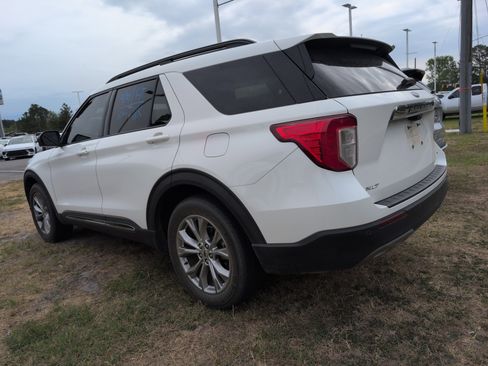 Used 2020 Ford Explorer XLT w/ Equipment Group 202A AWD/4WD image 4