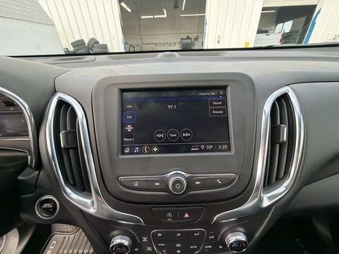 Certified 2024 Chevrolet Equinox LT FWD image 14