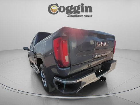 Used 2022 GMC Sierra 1500 SLT w/ SLT Premium Package image 11