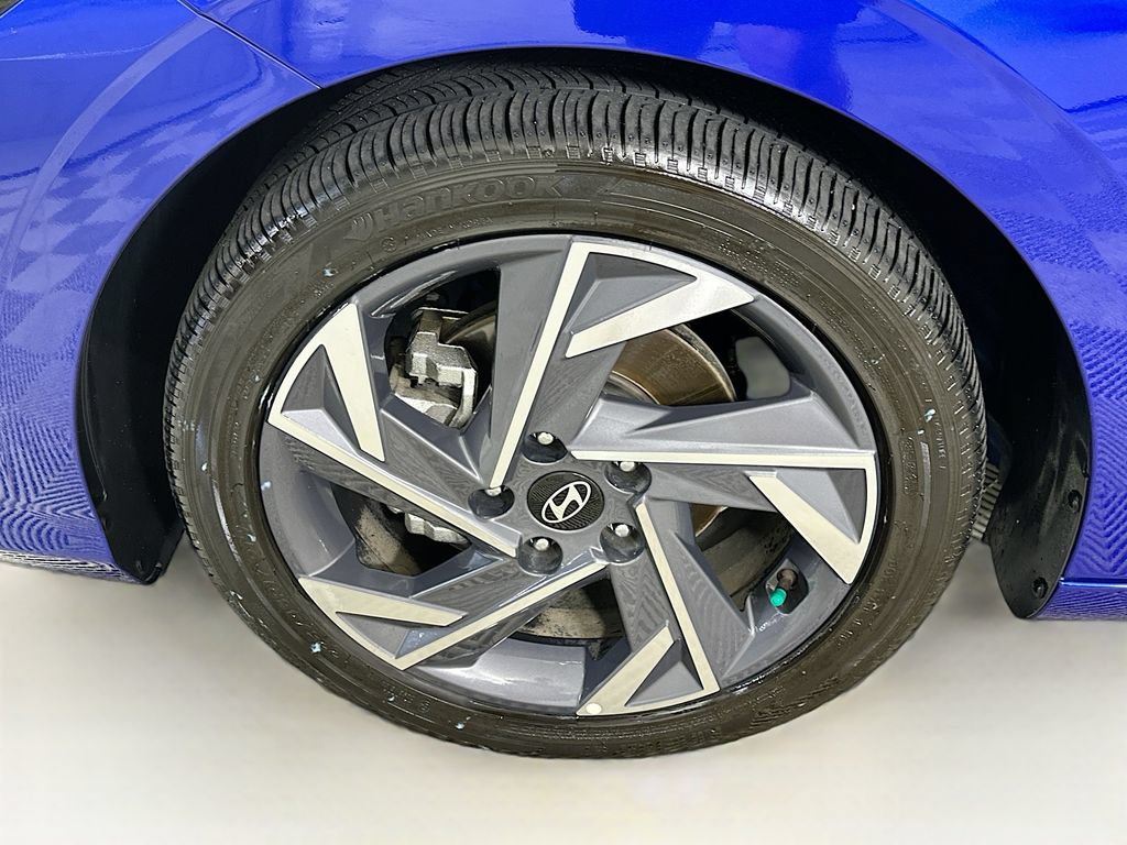 Used 2025 Hyundai Elantra Limited FWD image 24