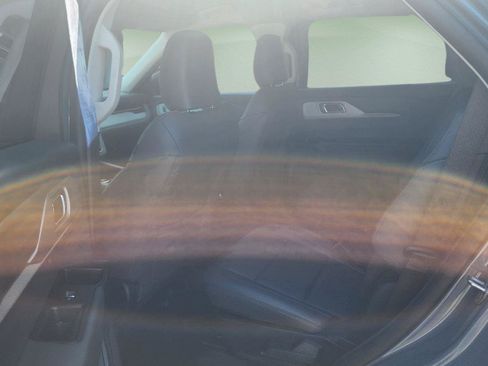 Used 2026 Ford Explorer Active w/ Active Comfort Package AWD/4WD image 19