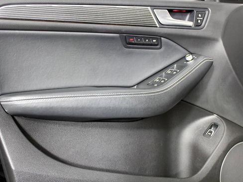 Used 2015 Audi SQ5 Prestige w/ Prestige Package image 18