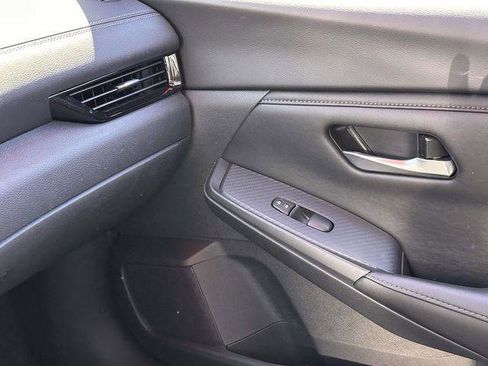 Used 2025 Nissan Sentra SV FWD image 22