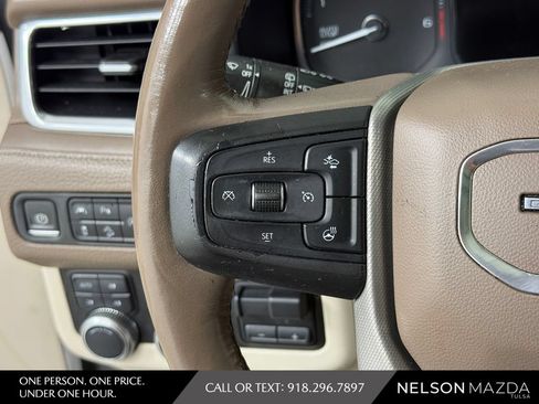 Used 2021 GMC Yukon Denali w/ Denali Premium Package AWD/4WD image 23