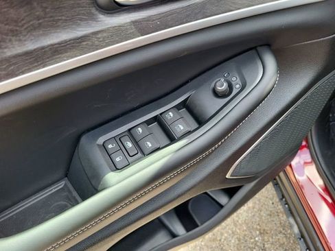 New 2026 Jeep Grand Cherokee L Limited RWD image 15