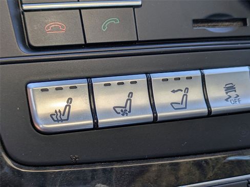 Used 2018 Mercedes-Benz SL 550 image 25