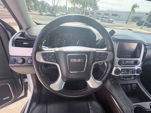 Used 2016 GMC Yukon XL SLT w/ Open Road Package AWD/4WD image 11