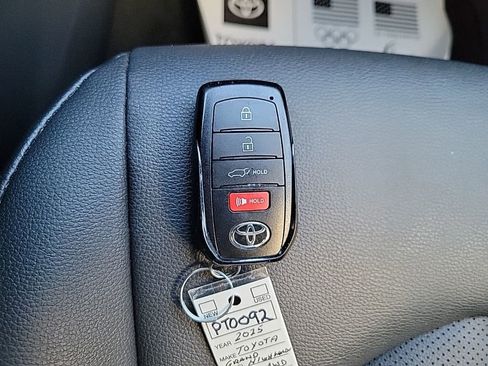 Used 2025 Toyota Grand Highlander AWD image 23