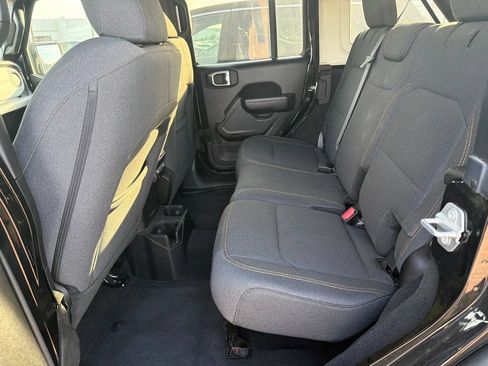 Used 2025 Jeep Wrangler Unlimited Sport AWD/4WD image 3