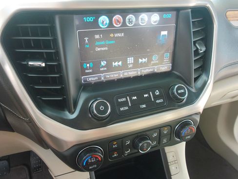 Used 2019 GMC Acadia Denali w/ Technology Package FWD image 18