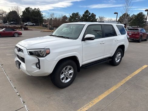 Used 2020 Toyota 4Runner SR5 Premium image 1