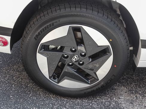 Certified 2024 Hyundai Kona SEL FWD image 11