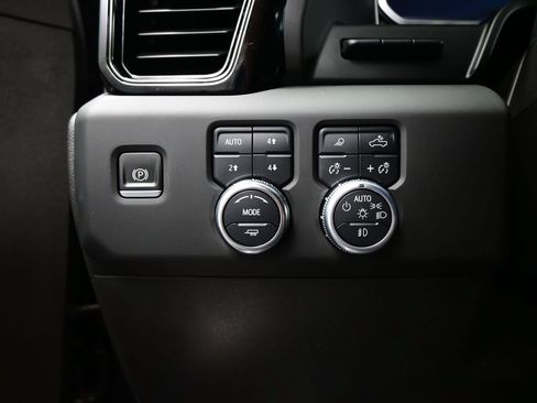 Used 2022 GMC Sierra 1500 AT4 w/ AT4 Premium Package AWD/4WD image 24