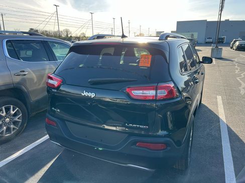 Used 2016 Jeep Cherokee Limited image 3