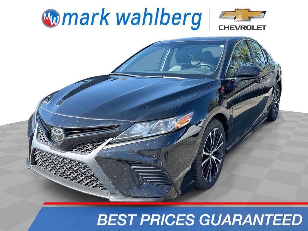 Used 2020 Toyota Camry SE FWD image 1