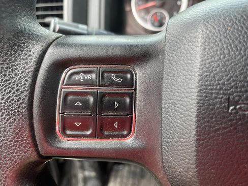 Used 2015 RAM 1500 Express AWD/4WD image 19