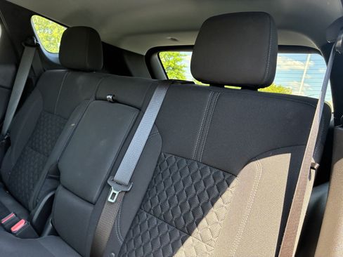 Used 2022 Chevrolet Blazer LT FWD image 13