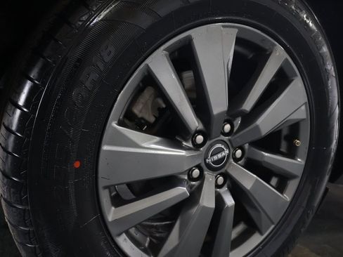 Used 2022 Nissan Pathfinder SV image 31