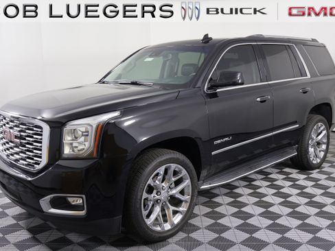 Used 2018 GMC Yukon Denali w/ Open Road Package image 3