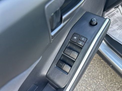 Used 2024 Toyota Highlander LE image 27