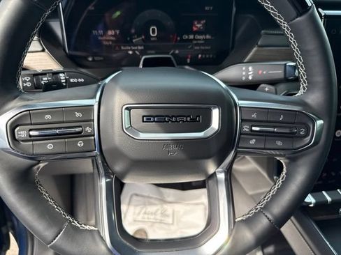 Used 2025 GMC Acadia Denali w/ Super Cruise Package FWD image 23