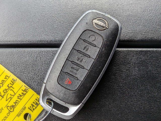 Used 2025 Nissan Rogue SV AWD/4WD image 29