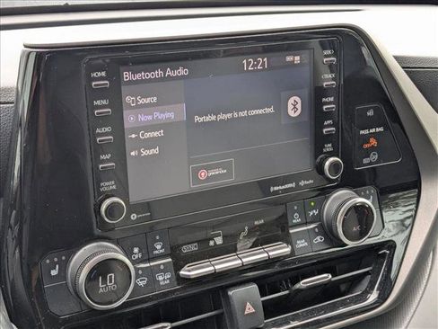 Used 2020 Toyota Highlander XLE image 13