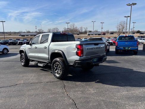 Used 2024 Chevrolet Colorado ZR2 w/ ZR2 Convenience Package III image 3