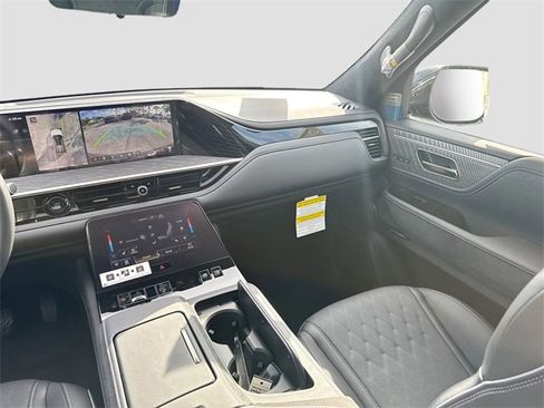 New 2026 INFINITI QX80 Autograph w/ Premium Cargo Package image 18