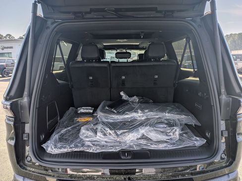 New 2026 Jeep Grand Wagoneer L Limited AWD/4WD image 27