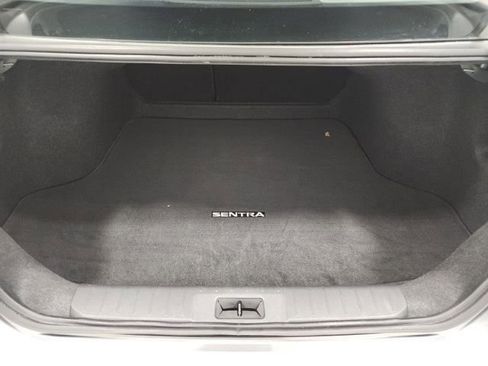 Used 2023 Nissan Sentra SR w/ Midnight Edition Package FWD image 34