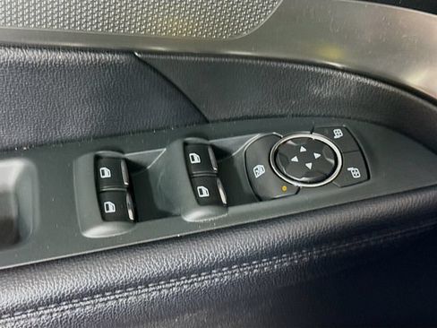 Used 2018 Ford Explorer XLT AWD/4WD image 18