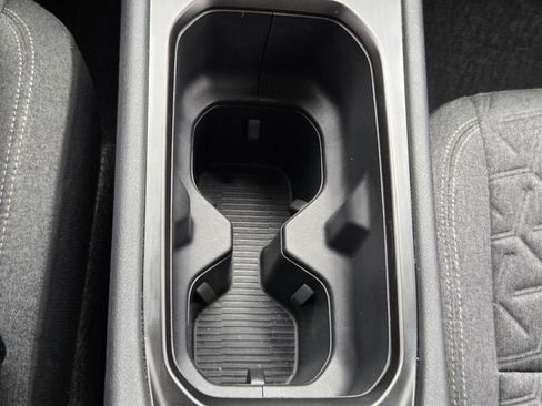 Used 2025 Nissan Kicks SV FWD image 19