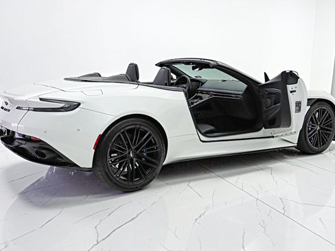 Used 2024 Aston Martin DB12 Convertible RWD image 15