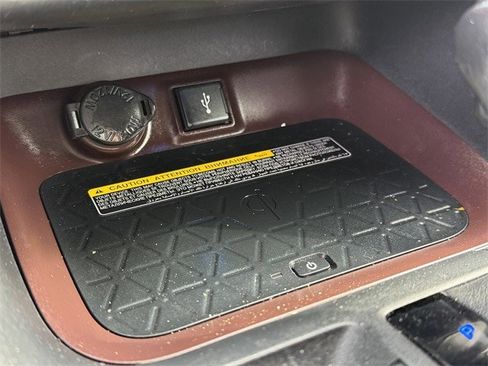 Used 2020 Toyota RAV4 Limited image 21